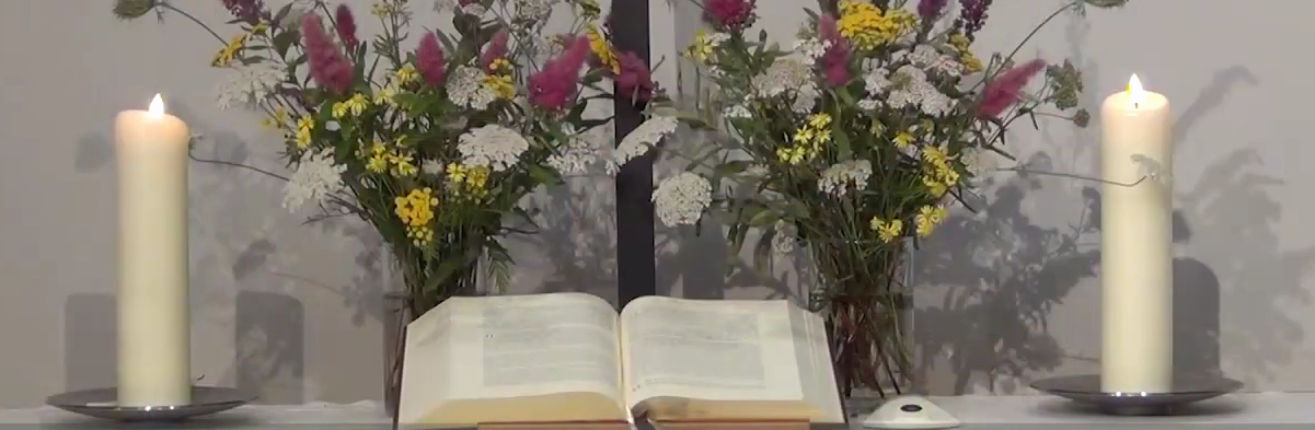 Altar mit Blumen
